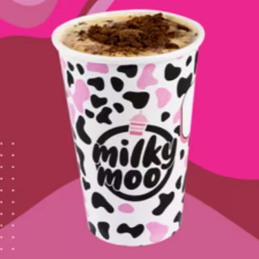 Milkshake feito com sorvete de baunilha, batido com Ovomaltine. Ovomaltine no topo. #doces #sobremesas