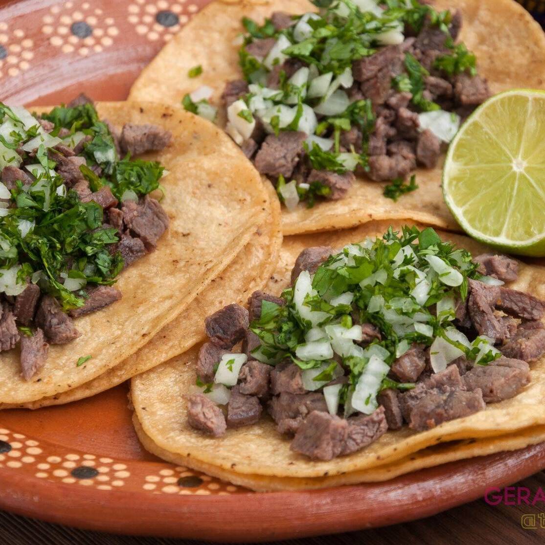TACOS DE BISTEC