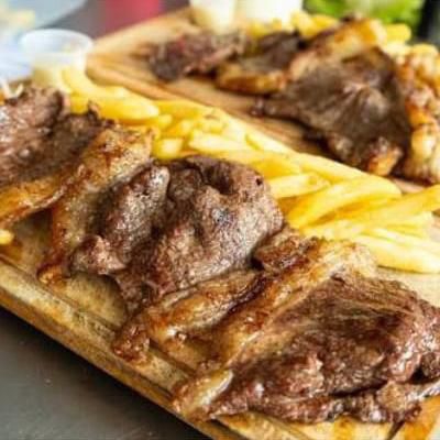 Vaquero Mixto (carne y Pollo)+ Francesa + Gaseosa