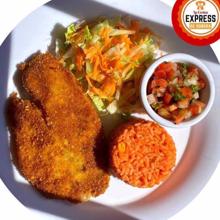 PESCADO EMPANIZADO, ENSALADA, 2 GUARNICIONES