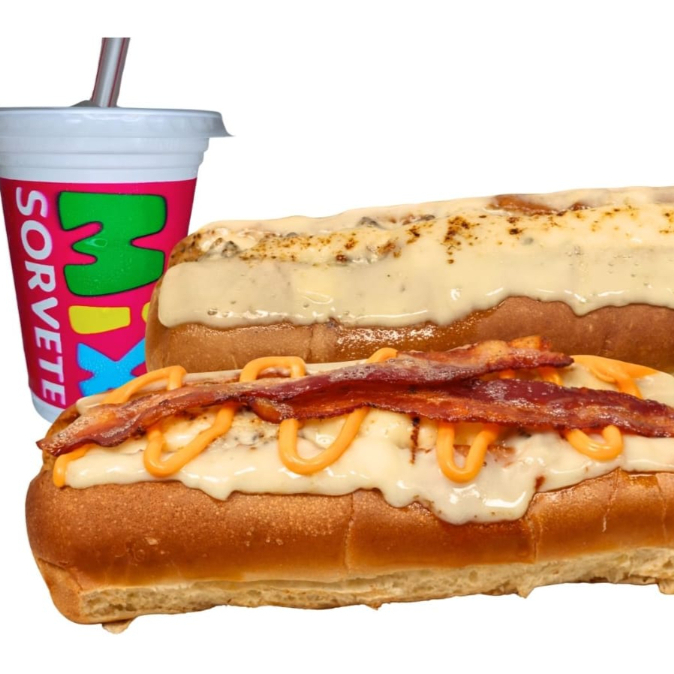 2 J dogs Maçaricado da Casa + 1 Milk Shake 300ml. "Obs. Sabores Tradicionais. Ovomaltine, Morango, Maracujá, chocolate e etc:..