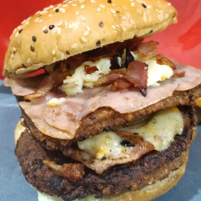 Hamburguesa Doble Carne con Papas