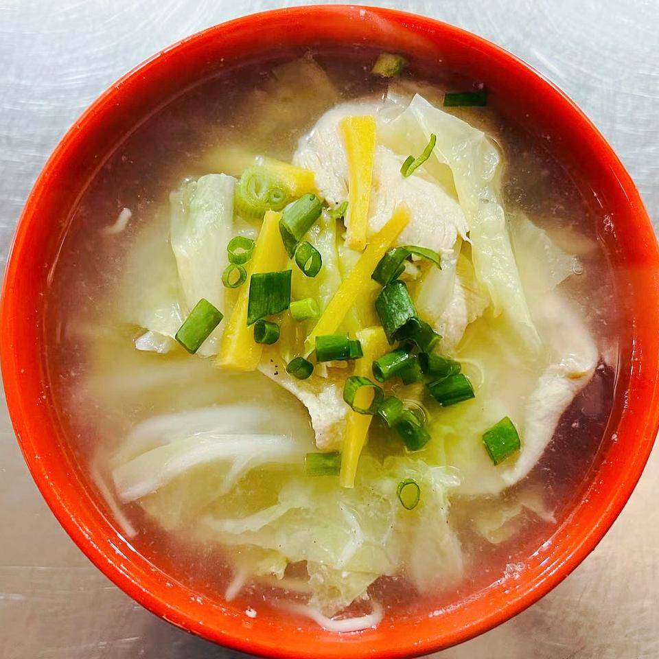 Caldo de Pollo con Kion