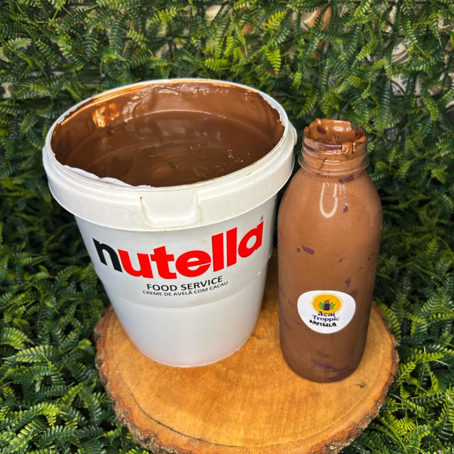 Garrafa recheada com nutella, aplicado ao redor e na tampa, garantindo um sabor intenso em cada gole. Uma experiência diferenciada de açaí, com mais qualidade, sofisticação e um toque inovador que surpreende!