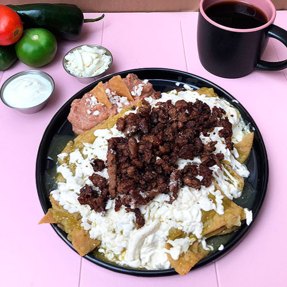 Chilaquiles con Bistec de Cerdo