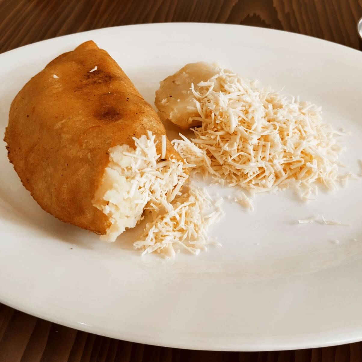 Empanada de Papa con Queso