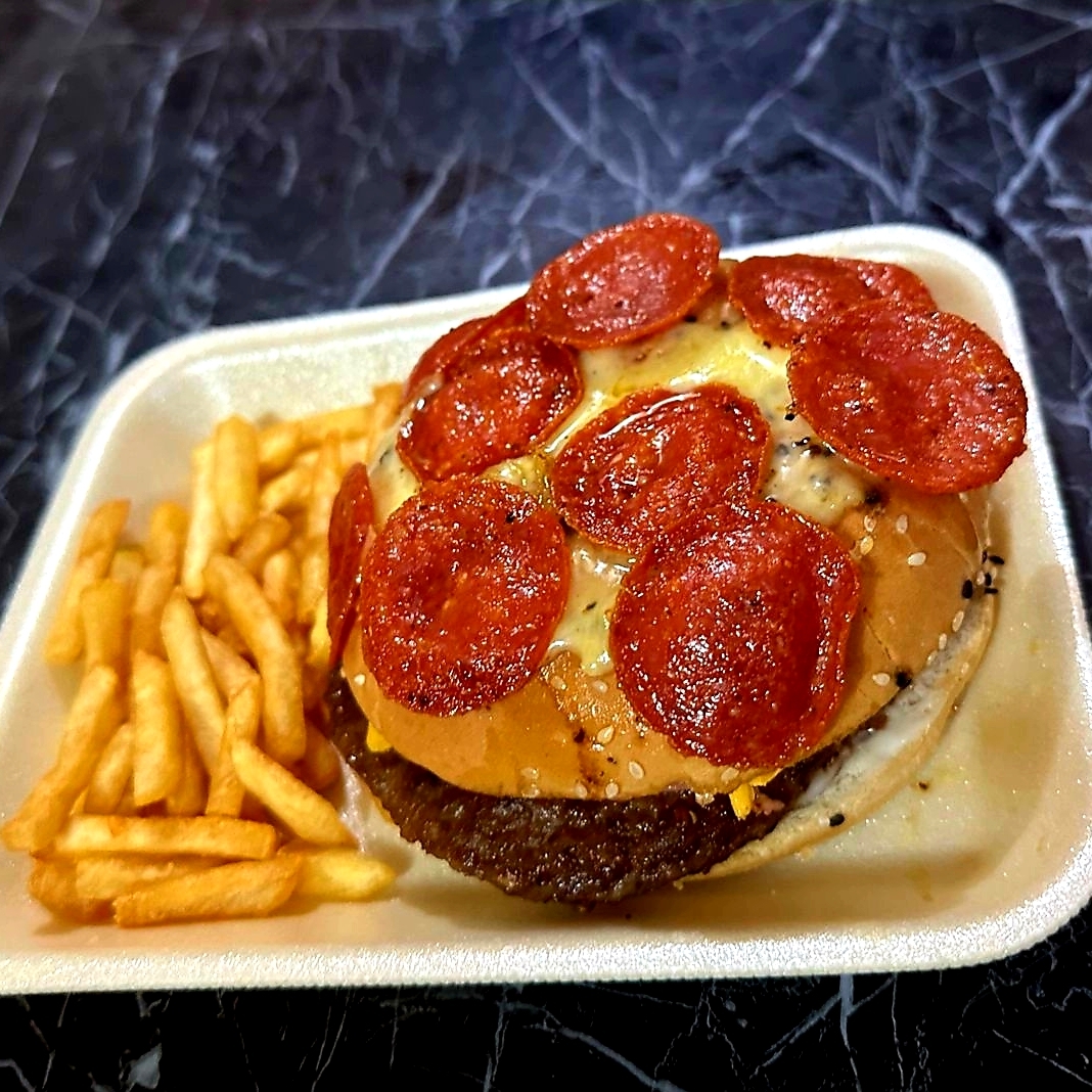 HAMBURGUESA DE PEPPERONI