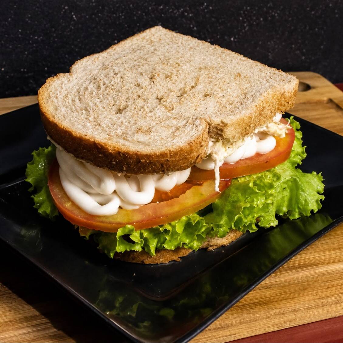 Pão Integral / Alface / Tomate / Presunto / Mussarela / Patê de Frango com Cenoura / Catupiry
