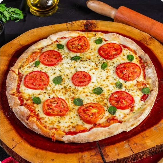 Massa, molho, mussarela, tomate fatiado, manjericão, orégano