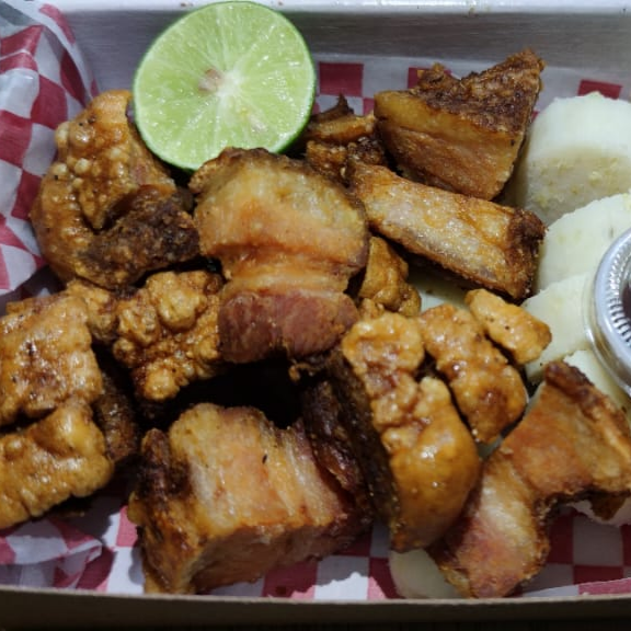 CHICHARRON FRITO Y MORCILLA