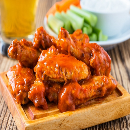 Alitas con salsa Buffalo (8 pzas)