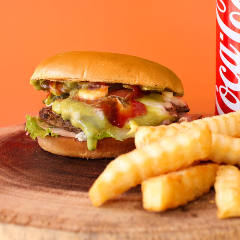 Combo Guacamole Burger+ Papas +Refresco