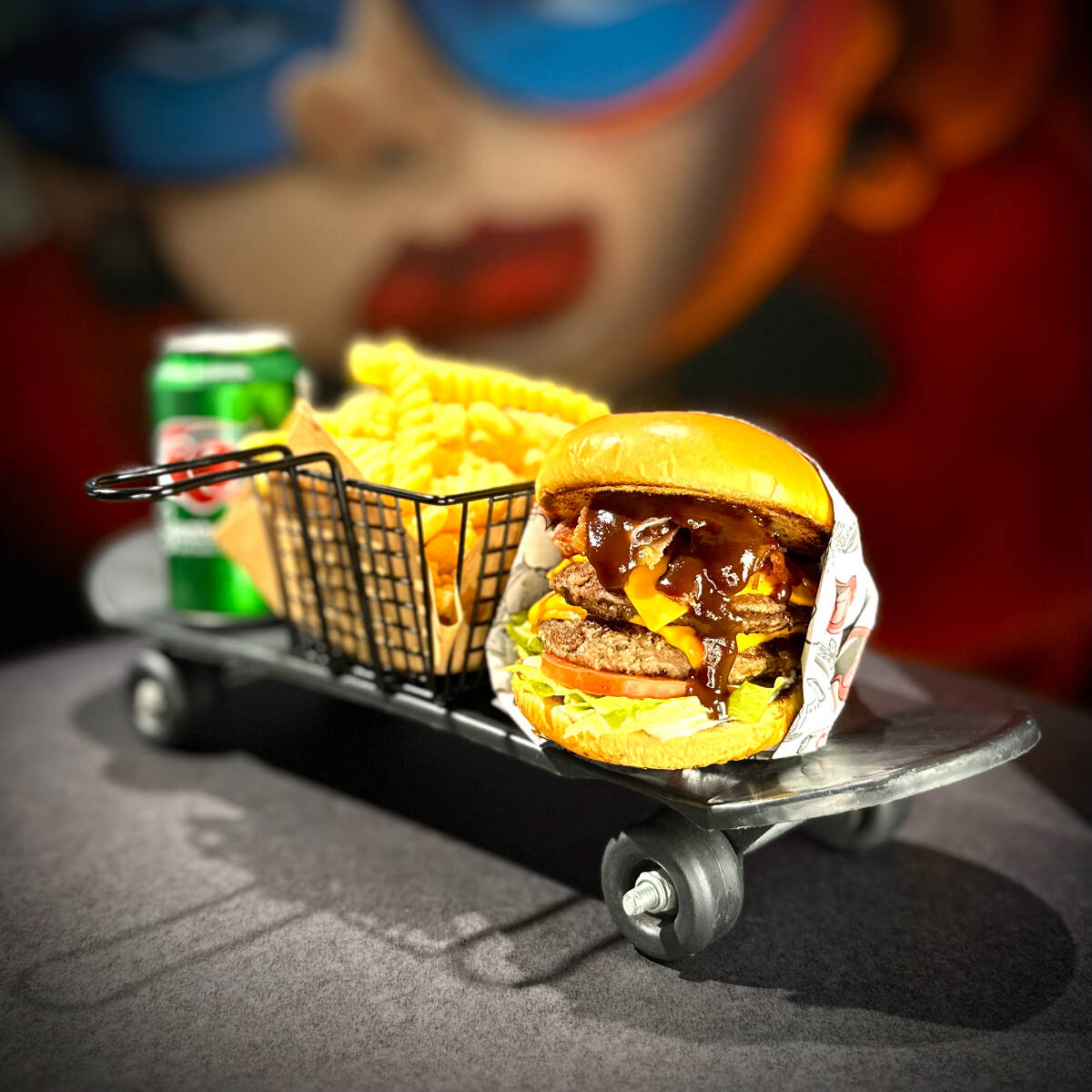 1 Tonelada + 1 Batata ADD + 1 Refri Lata geladin.