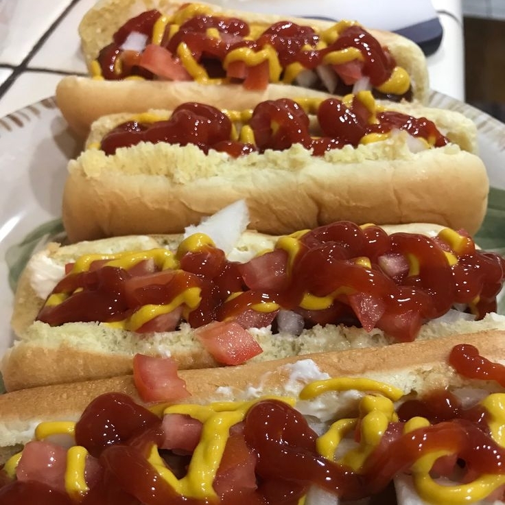 3 = 4 Hotdogs Clásicos