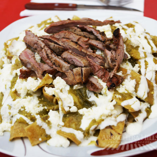 Chilaquiles con Carne a la Plancha