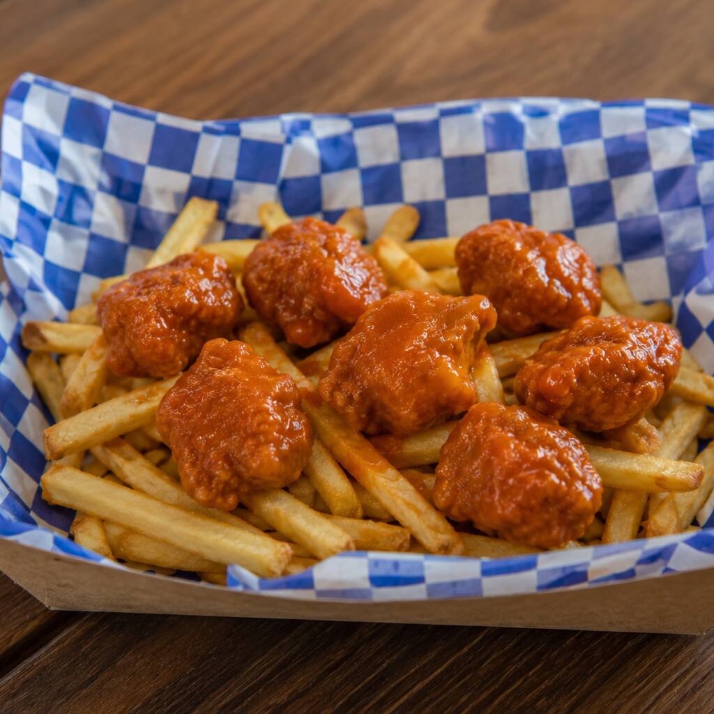 Papas + Boneless