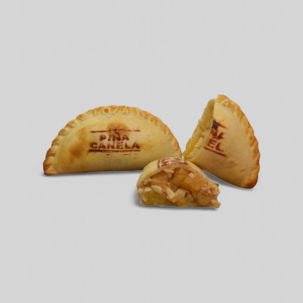 Empanada de Piña, Canela y Mozzarella