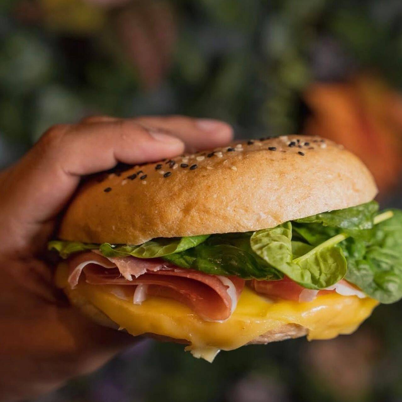 Bagel de Jamón Serrano y Queso