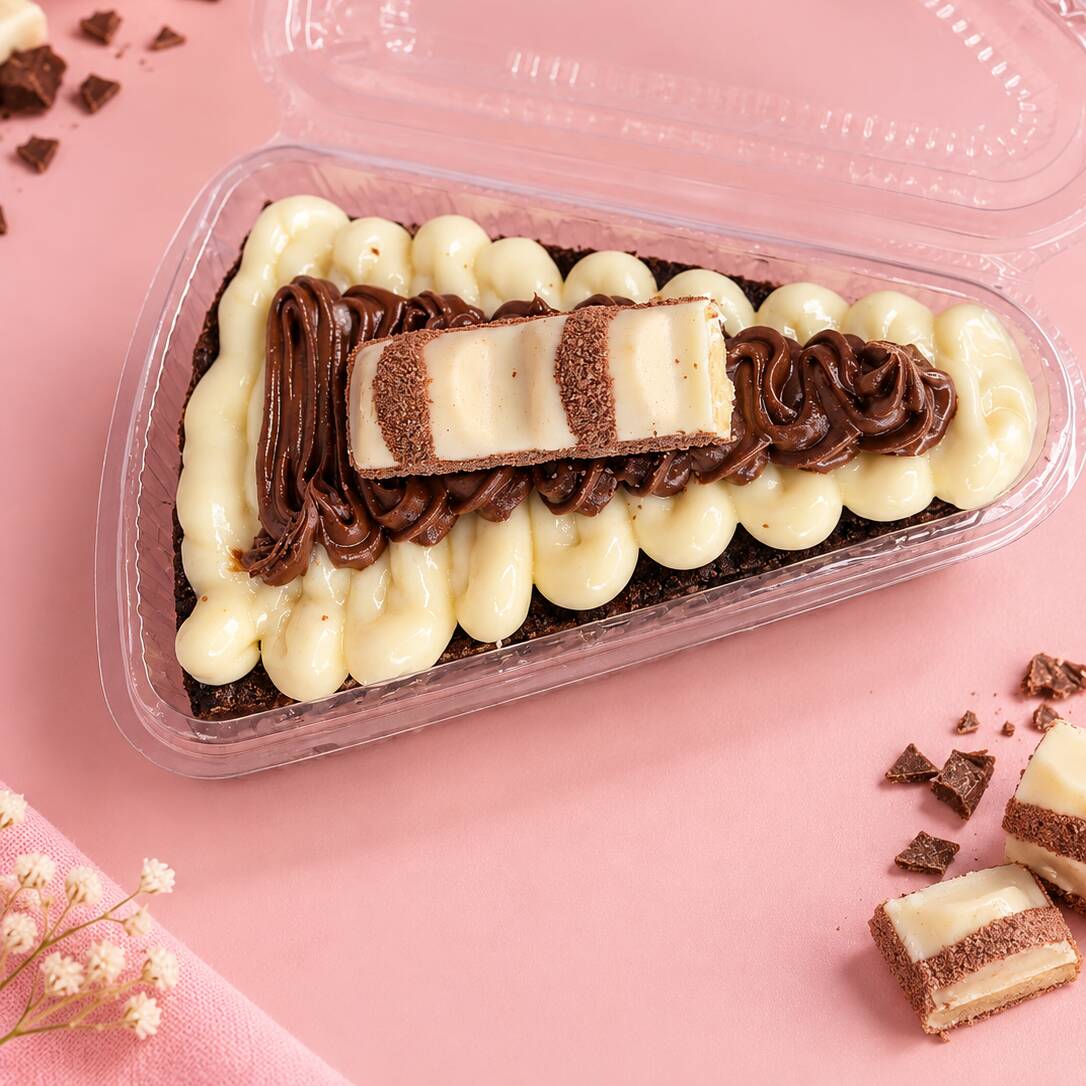 Fatia de Brownie Kinder Bueno - deliciosa fatia de brownie com creme de Kinder e creme de avelã
