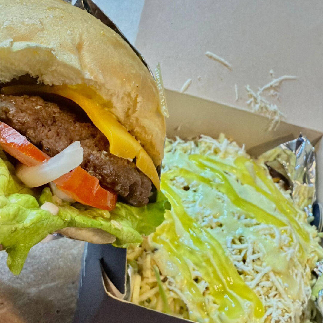 Hamburguesa Mr Dog + Salchipapa Sencilla