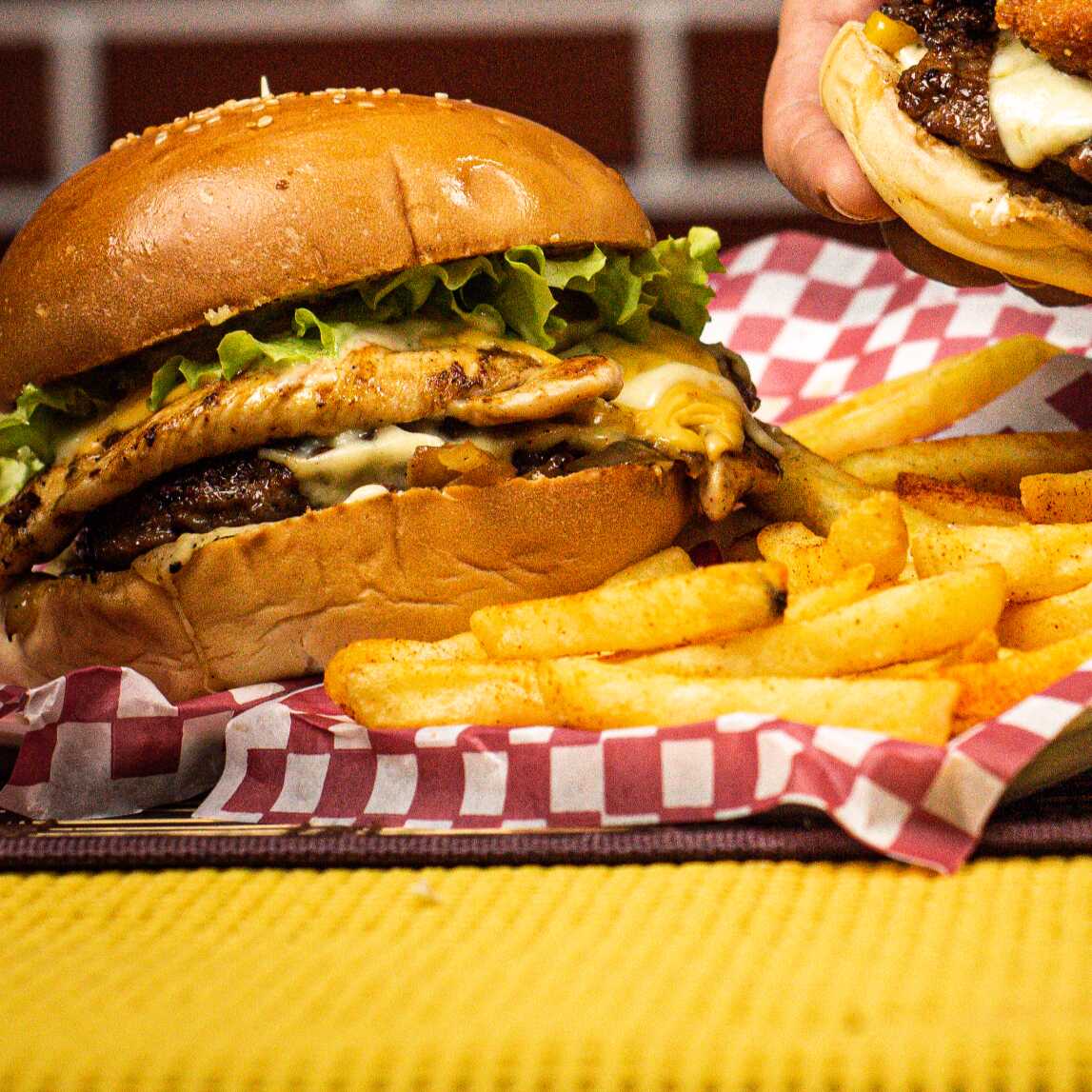 Chicken Burger Asada Con Papas