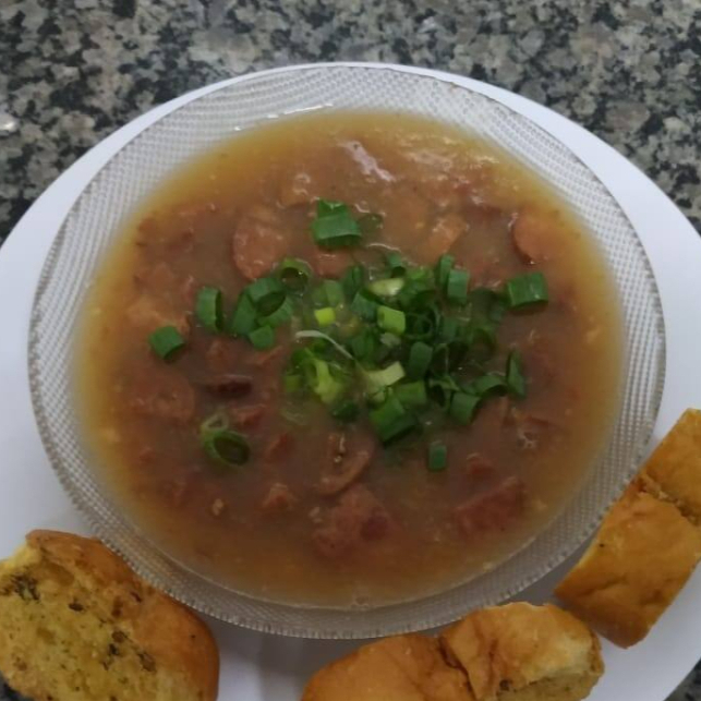 Caldo de calabresa 500ml, torrada e cebolinha este caldo contem pimenta de cheiro e bode