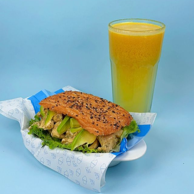 Sandwich De Pollo Teriyaki + Jugo