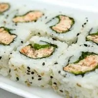 Hosomaki salmão grelhado algas e arroz ,cream cheesse e cebolinha 8 unidades