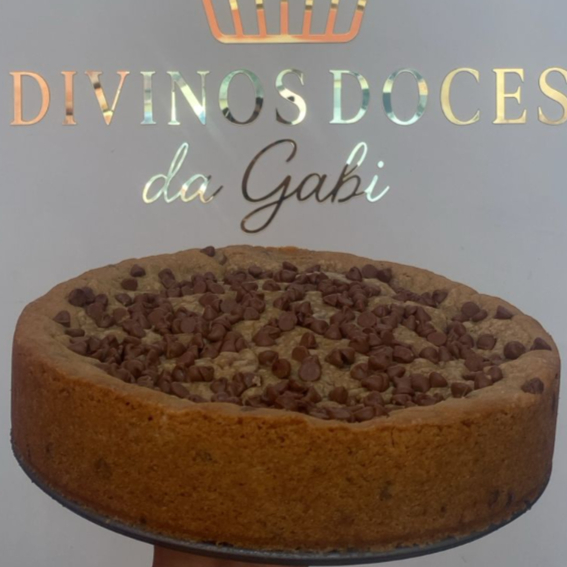 Massa de cookie recheado com Nutella.