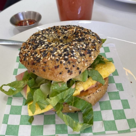 Bagel con Huevito