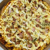 Lombo, bacon, champignon e mussarela.