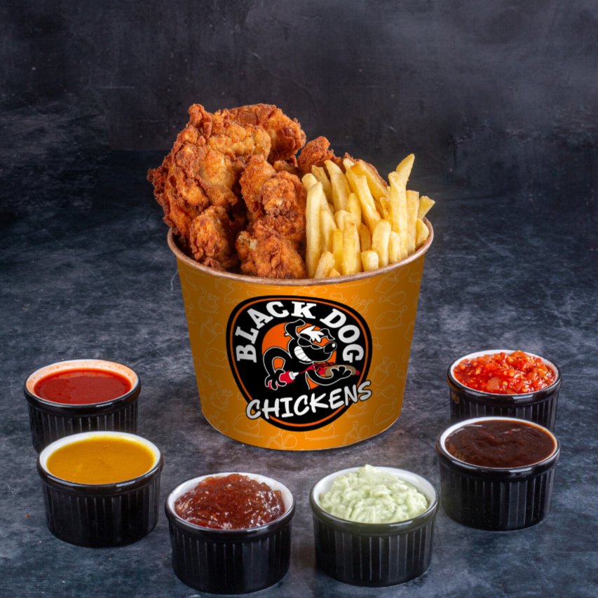 São 8 suculentas e crocantes tiras de frango empanadas + uma porção de batata frita + 1 molho à sua escolha!