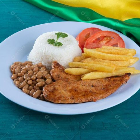 Arroz, feijão, salada, batata frita