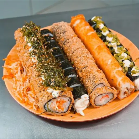 12 hossomaki de camarão empanado, 12 hossomaki de kani, 12 carioca de camarão empanado, 12 carioca de salmão, 12 harumaki de skin.