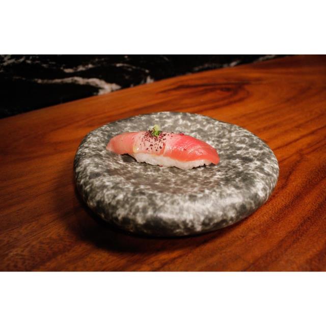 NIGIRI CHUTORO