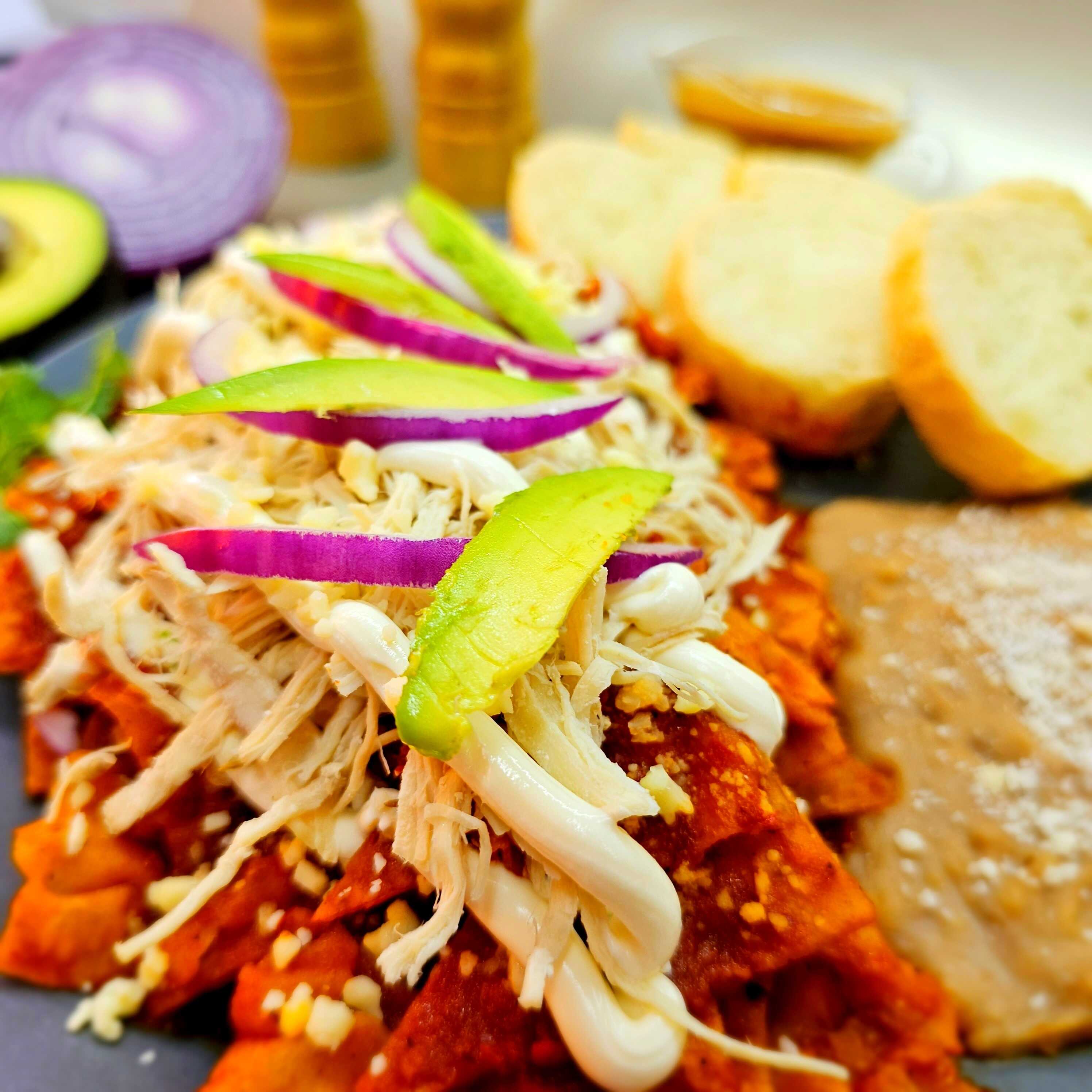 Munchiquiles con Pollo