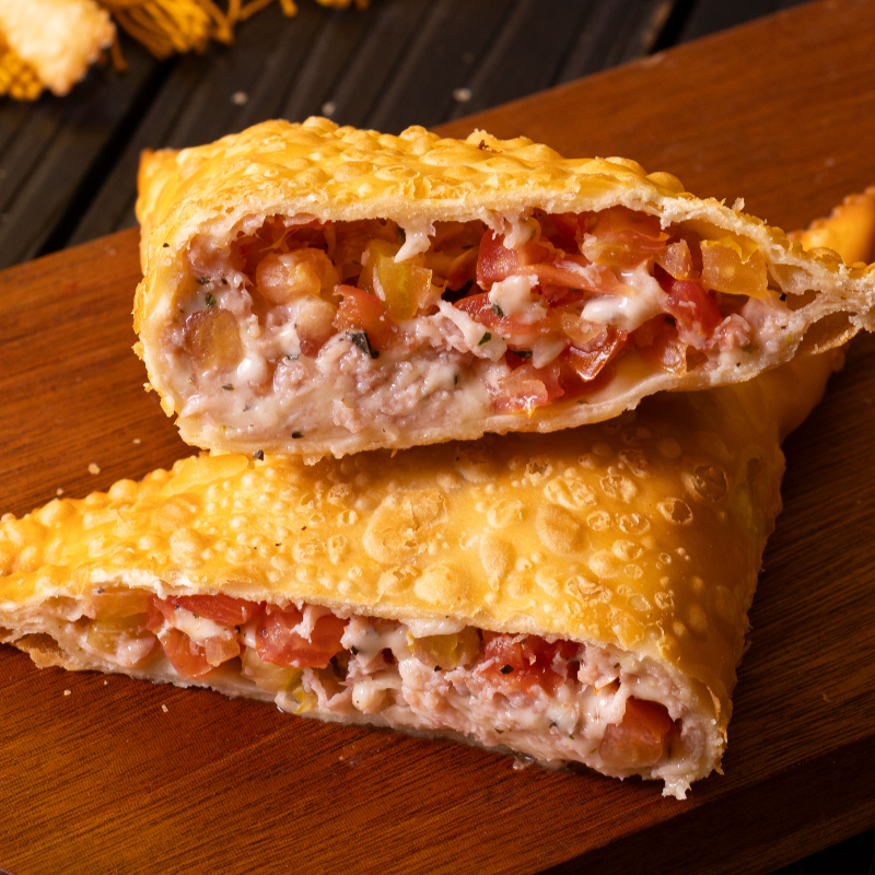 Queijo mussarela derretido, presunto, tomate com um toque de orégano (aprox 180g)