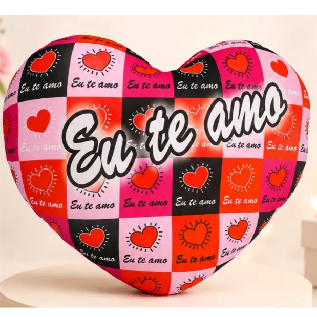 Almofada coração com escrita "Eu te amo" 43cm x 30cm
- Irá devidamente embalado para presente.