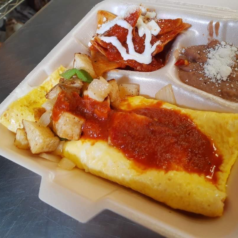 omelete de chorizo con queso mozarella