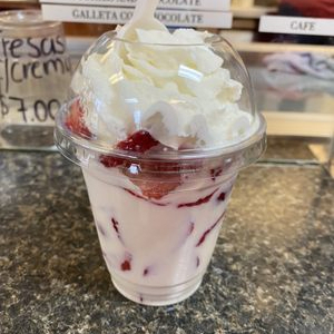 FRESAS CON CREMA