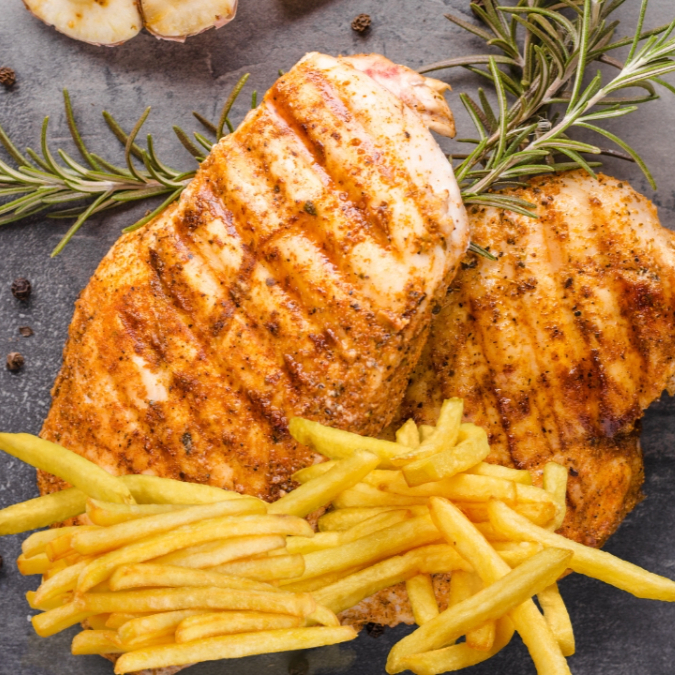 Arroz,feijão, farofa e salada.