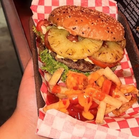 HAMBURGUESA HAWALULU + PAPAS A LA FRANSUA