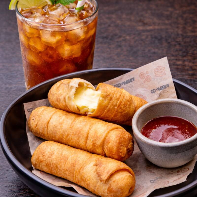 Tequeños Jumbo y Jugo de Maracuya