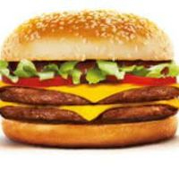 Pão,2 Carnes, 2 queijos, cebola picada, molho especial e alface