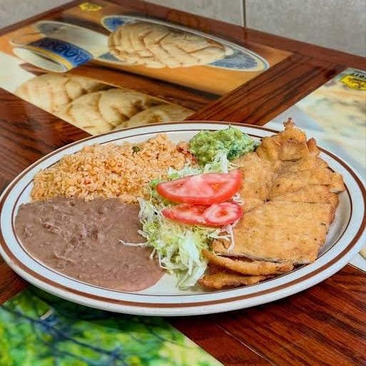 Milanesa con Frijoles
