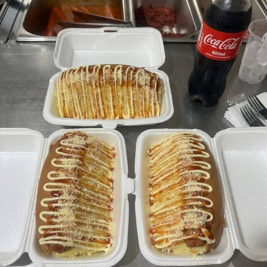 3 Hot Dogs Tradicional Simples + Uma Coca Cola 600ml + Batata Palha.
