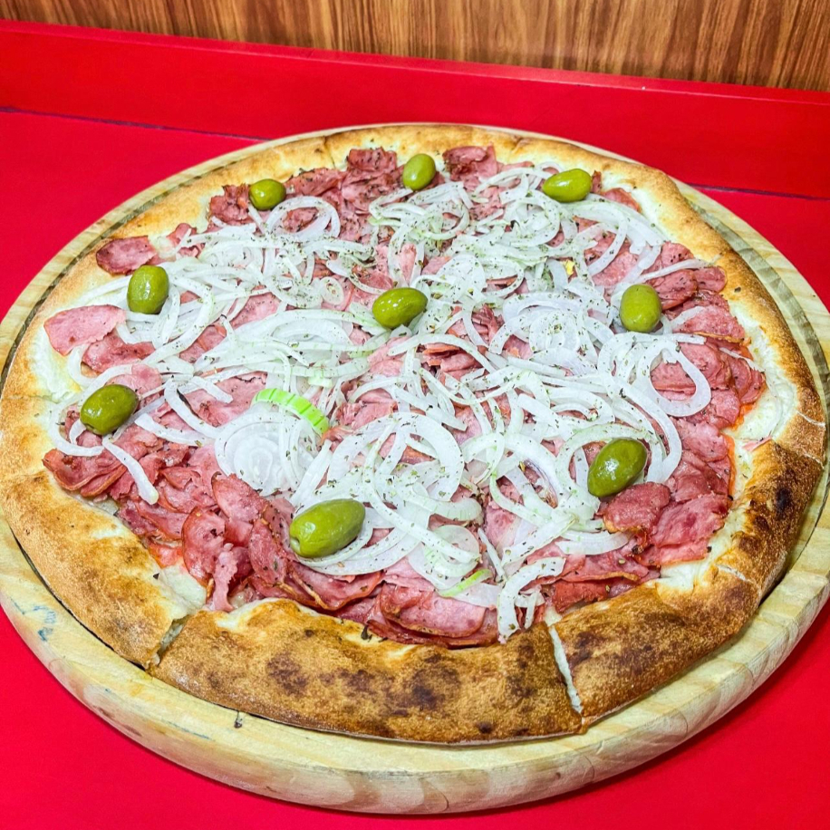 CALABRESA ACEBOLADA C/ BORDA DE CATUPIRY + PIZZA DE ABOBRINHA COM MUSSARELA E BORDA DE CATUPIRI