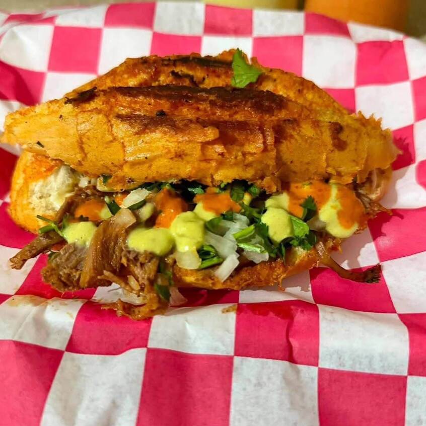 TORTA BIRRIA