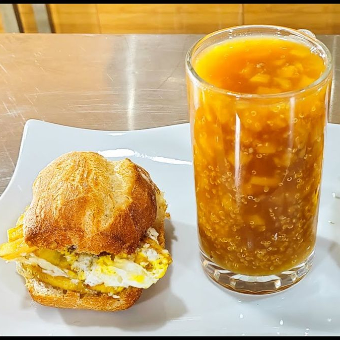 PAN + BEBIDA CLASICO