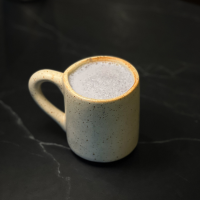 Taro Latte Caliente